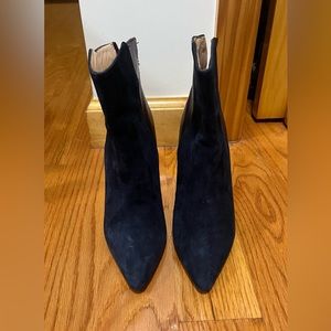 Barneys New York Vero Cuoio heeled ankle boots. Never worn